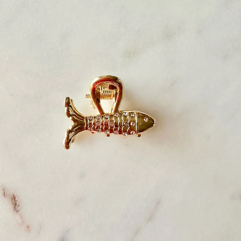 Gold Fish-Shaped Mini Hair Claw